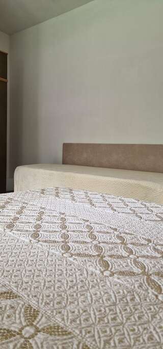 Гостиница Анюта Сочи Трехместный номер с собственной ванной комнатой-11