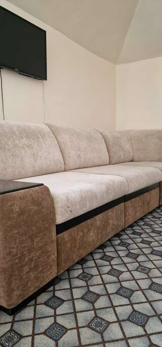 Гостиница Анюта Сочи Четырехместный номер с собственной ванной комнатой вне номера-9