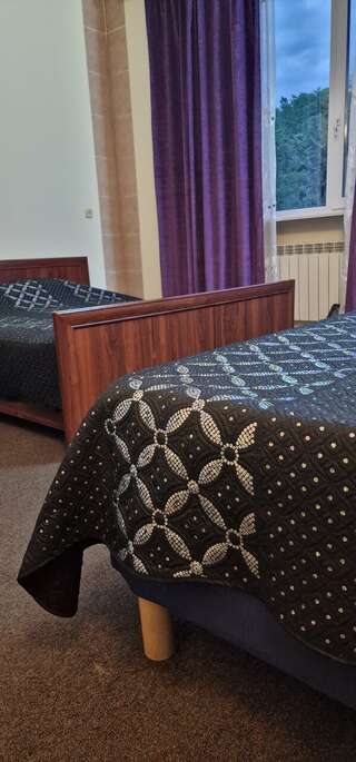 Гостиница Анюта Сочи Трехместный номер с собственной ванной комнатой-8